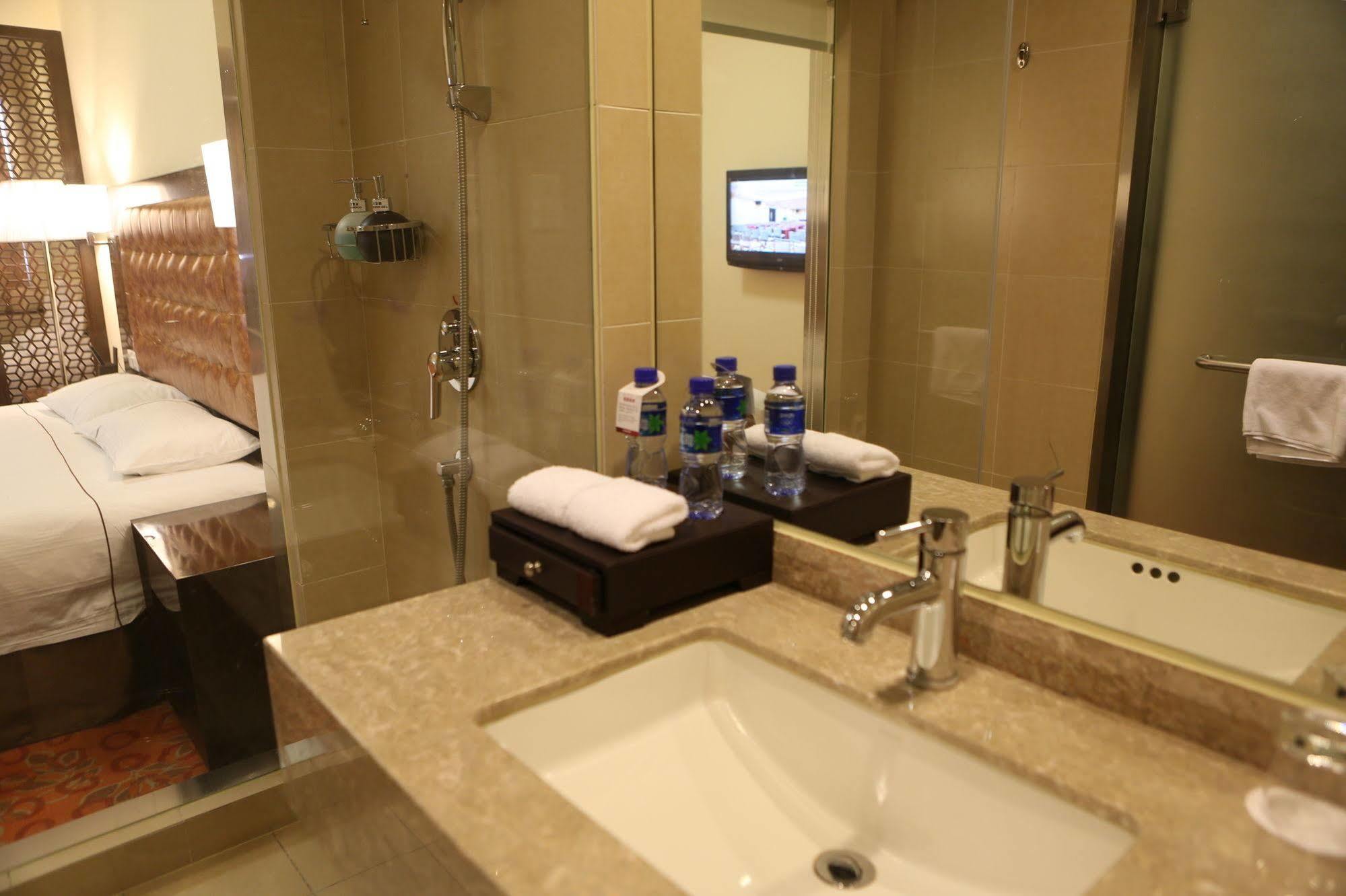 Benjoy Hotel - Jinqiao Branch Shanghai Eksteriør bilde