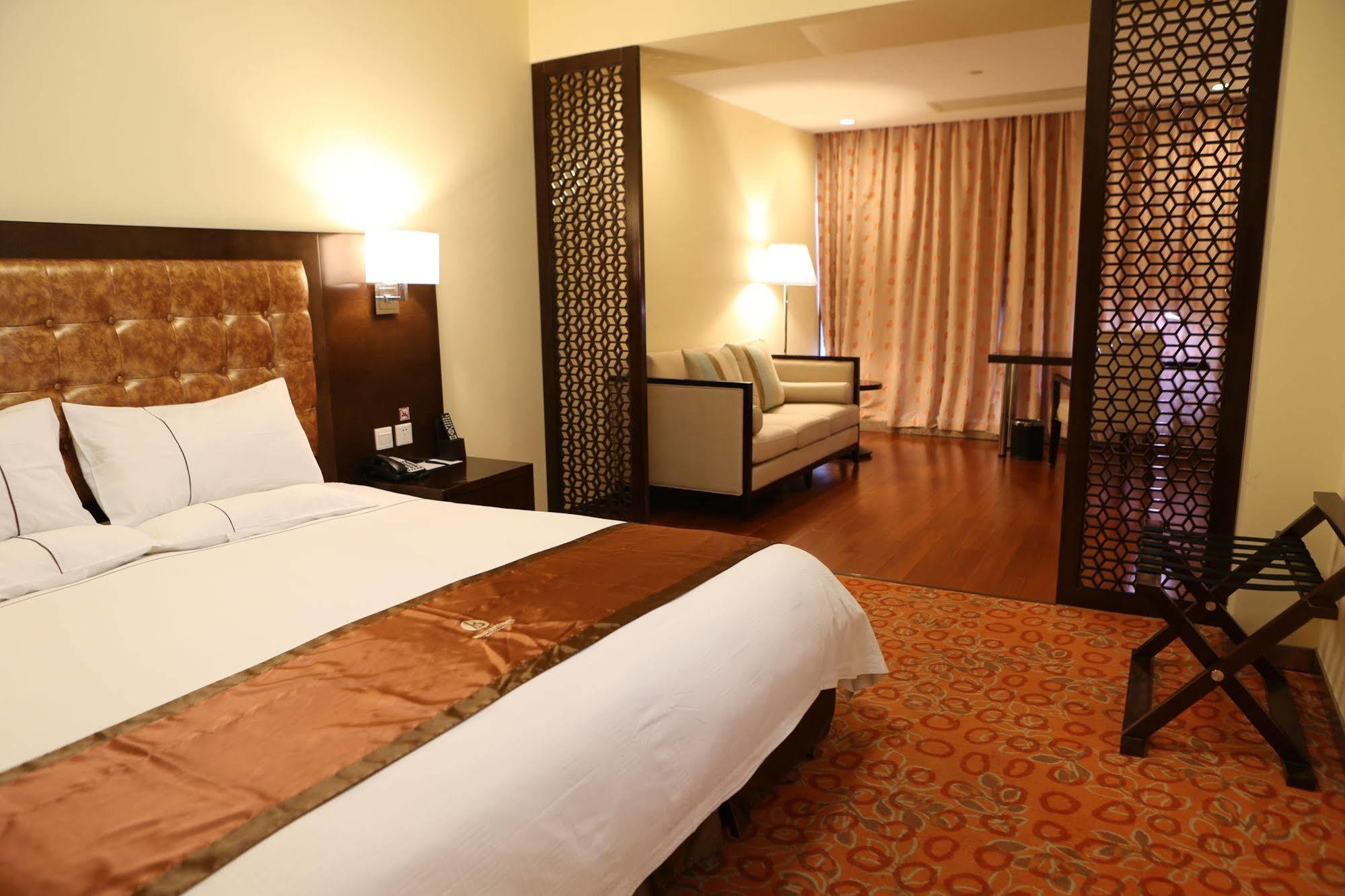 Benjoy Hotel - Jinqiao Branch Shanghai Eksteriør bilde